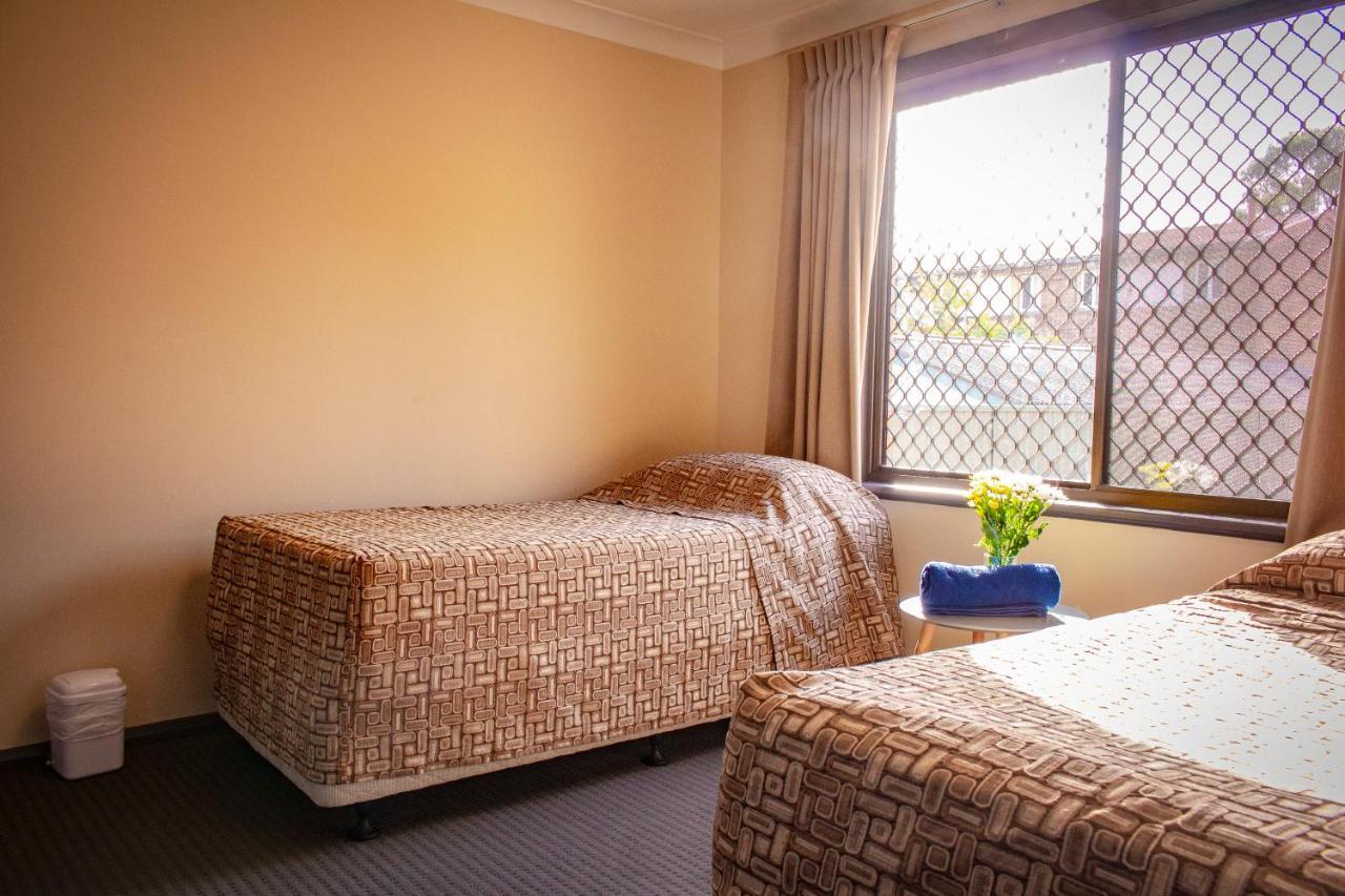 Liberty Plains Motor Inn Sydney Kültér fotó